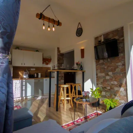 Casa Amor Veli Dol