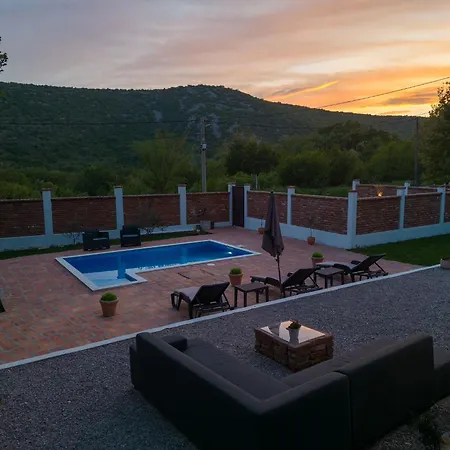 فيلة Casa Amor Veli Dol