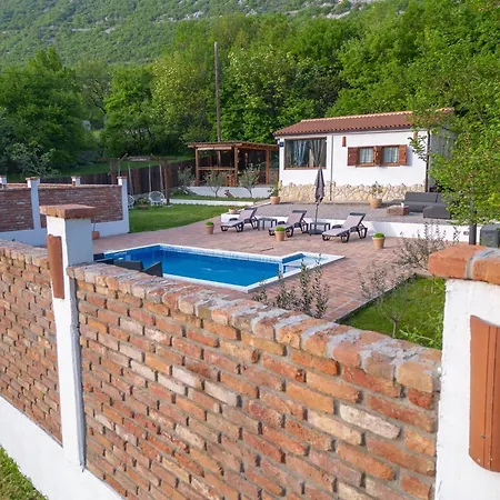 Casa Amor Veli Dol